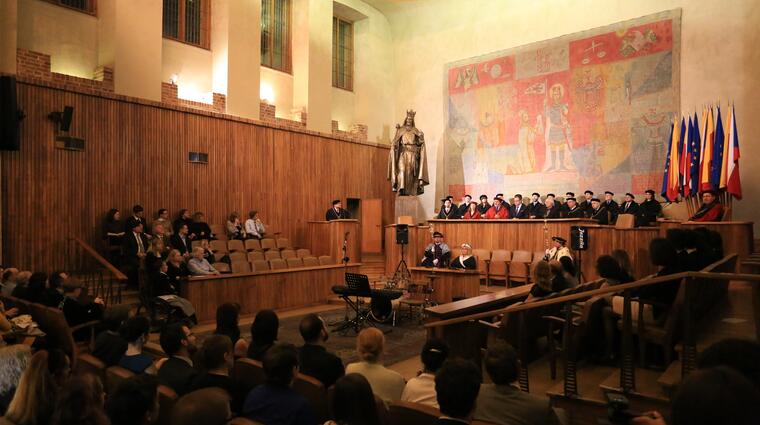 Slavnostní shromáždění ve Velké aule