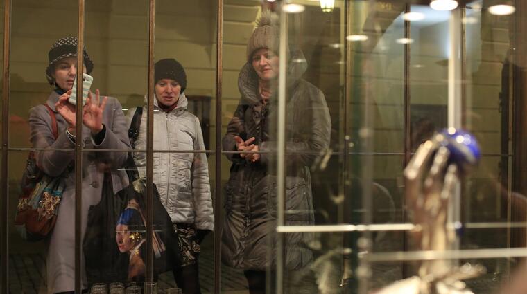 Obdivování žezla kolemjdoucími :-)