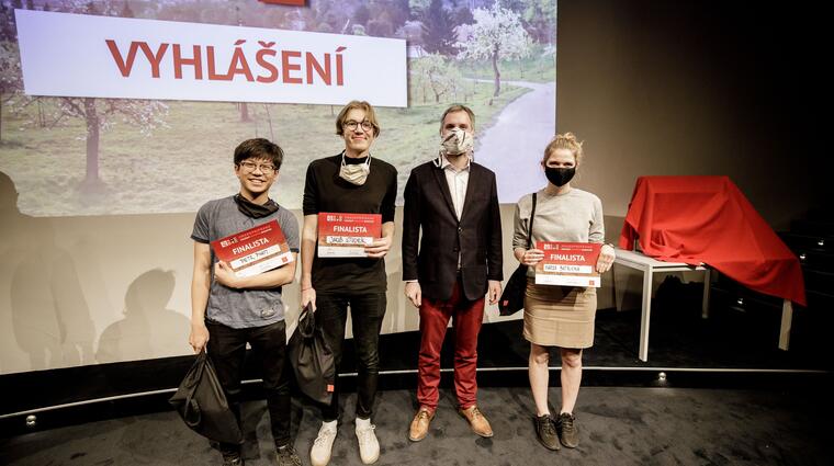Marta Batíková, Petr Pham a Jakub Stuchlík z IES FSV UK uspěli se svým projektem Knihy na Prahu