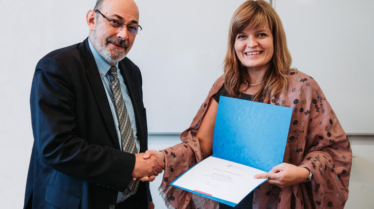 prof. Robert Hoppe (Twente University); děkanka FSV UK dr. Alice Němcová Tejkalová