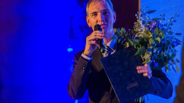 Prof. Arnošt Veselý čerstvým držitelem Ceny Nadace České spořitelny, ISS FSV UK