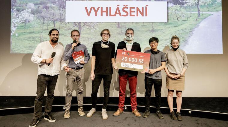 Books on Behalf of Prague! Students Scored in the Innovation Marathon