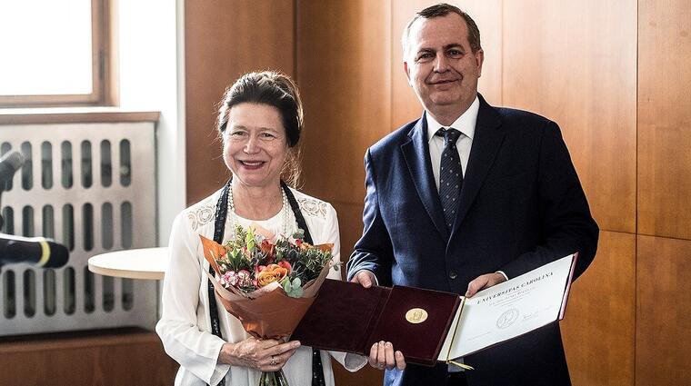 Prof. Lenka Rovná oceněna Zlatou medailí Univerzity Karlovy