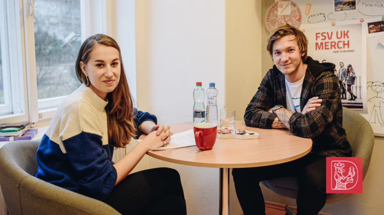 Host Honza Mikulka s moderátorkou podcastu