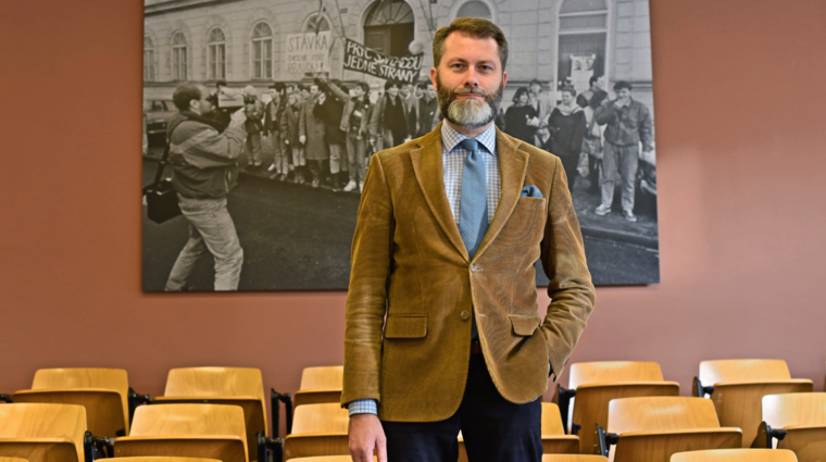 děkan FSV UK Tomáš Karásek
