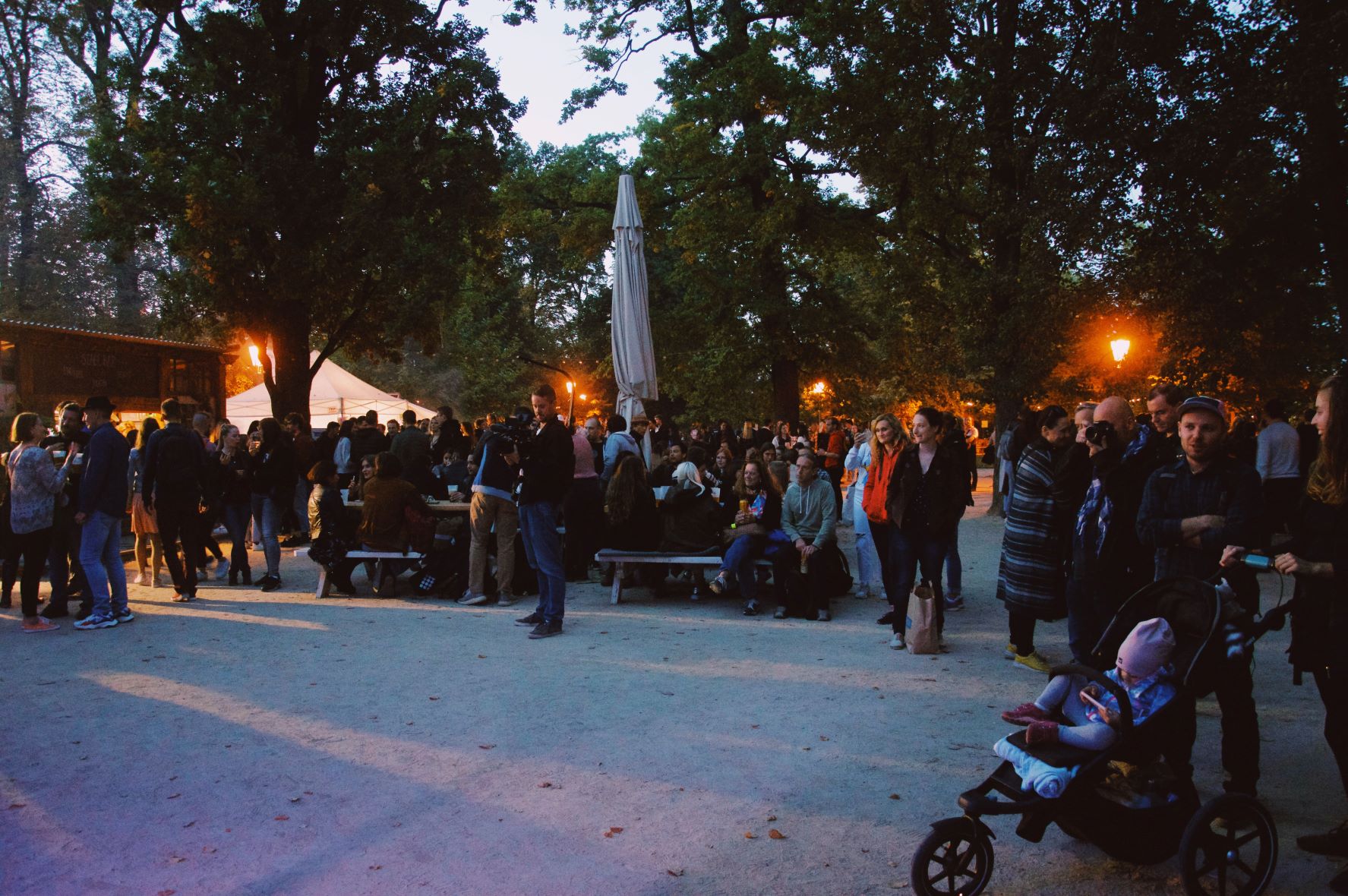 Studenti na Welcome Party